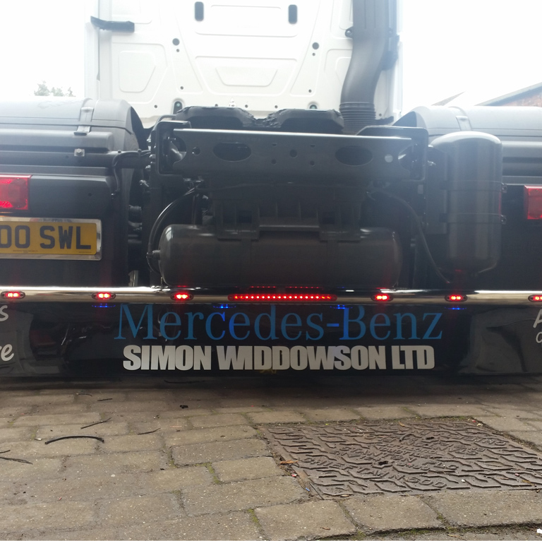 mercedes-trucks-rear-bumper-bar